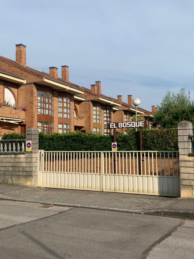 Chalet En Laredo Cerca De La Playa. Villa Exteriör bild